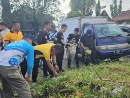 Kolaborasi Geber Jumat, Pemkab Majalengka Bersihkan Pasar Cigasong