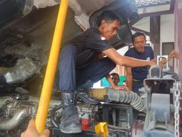 Pastikan Kelancaran Kendaraan Operasinal, Damkar Pemalang Lakukan Perawatan Berkala