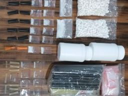 Sita 109gr Sabu dan 2.000 Pil LL, Polrestabes Surabaya Amankan Dua Orang Tersangka