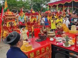 Ribuan Warga Padati Kirab Toa Pe Kong Imlek 2577 di Kuil Tek Hay Kiong Tegal