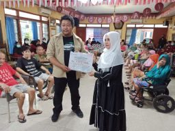 Forwan Surabaya Salurkan Bantuan Tunai dan Kebutuhan Pokok untuk Lansia