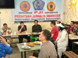 PJI Bagikan 1.100 Takjil, Perkuat Kepekaan Sosial