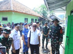 Wabup Dena Muhamad Ramdhan Tutup TMMD Ke-127 di Sindangwangi