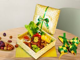 ARTOTEL TS Suites Surabaya Hadirkan Hampers Lebaran dan Paket Halal Bi Halal