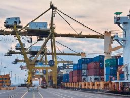 Di Tengah Tekanan Logistik Global, TPS Surabaya Catat Pertumbuhan Februari 2026