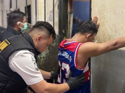 Razia Gabungan Petugas Lapas Cipinang dan TNI - Polri Jaga Keamanan dan Ketertiban