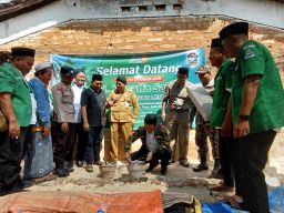 Ansor Jatim Dorong Semangat Pemuda Berdampak, Program Bedah Rumah di Lenteng Dimulai
