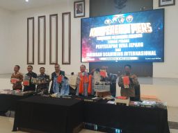 Polrestabes Surabaya Bongkar Sindikat Scamming Internasional, 44 WNA Diamankan