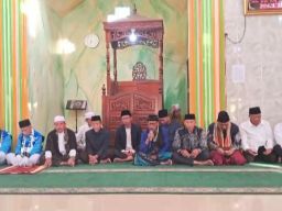 Kades Garawastu, Lepas 4 Jemaah Haji dari Mesjid Al-Fallah