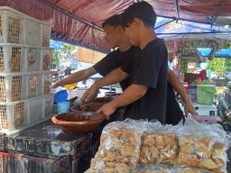 Penjual Tahu Gejrot di Pemalang Hasilkan Omzet Jutaan Rupiah Per Hari