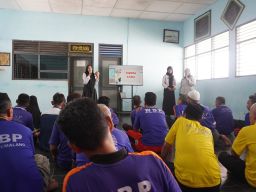 Perawat dan Apoteker Magang Rutan Pemalang Gelar Penyuluhan Bahaya Merokok dan Higiene Personal