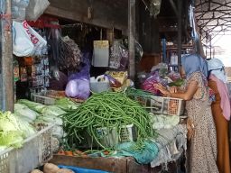Kenaikan Harga Kebutuhan Pokok Buat Resah Kaum Emak-Emak di Pemalang