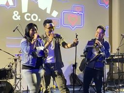 Grand Whiz Hotel Praxis Surabaya Semarakan Perayaan Anniversary Pertama Dukung Musisi Lokal