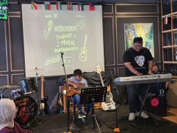 “Ekspresiku” bersama ARTOTEL Hayam Wuruk Surabaya Hadir sebagai Panggung Musik Talenta Muda