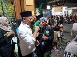 Peduli Marbot Masjid, Legislator PDIP Bagikan MBG di Malam Takbiran