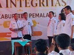Bupati Pemalang Akan Tindak Tegas Praktik Jual Beli Bangku dalam Penerimaan Peserta Didik Baru
