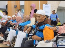 Kloter 1 Asal Indramayu Tiba, Jemaah Haji Lepas Langsung dari Bandara Kertajati