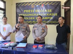 Polres Pelabuhan Tanjungperak Amankan Tersangka Pencuri Komponen Panel TL di Surabaya