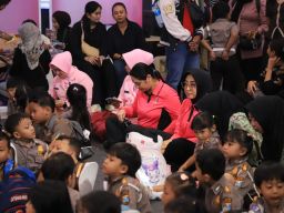 Polres Kediri Kota Gelar Wayang Karton Sarana Edukasi di HKGB ke-74