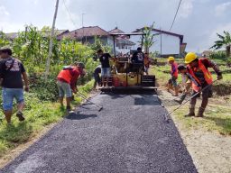 Jalan Rusak Dikepung Protes Warga, Bupati Eman Sukses Amankan Dana Segar Rp100 Miliar dari Luar APBD