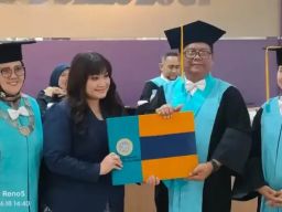 Anggota DPRD Surabaya Herlina Harsono Nyoto Resmi Sandang Gelar Doktor Psikologi ‎