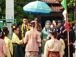 Perpisahan Kelas VI dan Kenaikan Kelas SDN Ujungjaya 1 Sumedang Berlangsung Meriah