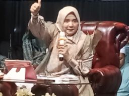 Ustadzah Nuzul Asroriyah Ajak Jamaah Berbagi Kebahagiaan Melalui Santunan Yatim Piatu