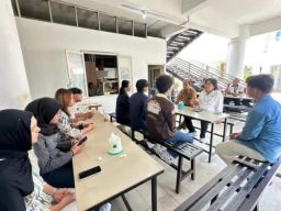 Budi Leksono Ajak Mahasiswa Diskusi Soal Pemekaran Dapil Surabaya ‎