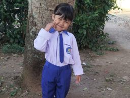 Bukan Buku, Malah Pilih Kamera! Tingkah Lucu Anak PAUD Minta Selfie Bikin Ibunya Geleng Kepala