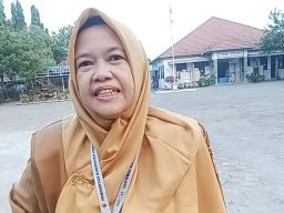 Inspirasi dari Ujung Pantura: 30 Tahun Tak Pernah Telat, Herlinawati Jadi Matahari Pagi di Pemalang