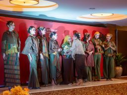 Wyndham Surabaya City Centre Angkat Karya Desainer Lokal Lewat Fashion Show Lifestyle