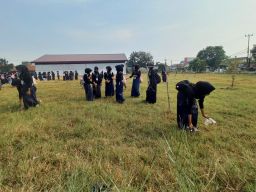 Ratusan Siswa Bersih-Bersih, Pemkab Majalengka Tanamkan Kepedulian Lingkungan Lewat Selasa Berseri