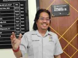 ‎Komisi B DPRD Surabaya Minta Pelaku Usaha Patuhi Aturan Izin Penyelenggaraan Parkir