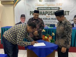 Percepat Penataan Aset, Kemenag Jabar dan 157 Madrasah Tanda Tangani Komitmen BMN