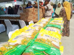 Belanja Hemat Tanpa Beban, Jalasenastri TNI AL Hadir Bantu Warga