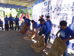 Semarak HUT ke-25, Demokrat Surabaya Gelar Lomba Tradisional Bersama Ratusan Warga ‎