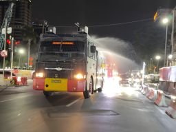 Brimob Polda Metro Jaya Bergerak Tangani Dampak Abu Vulkanik Anak Krakatau