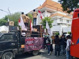Demo di DPRD Surabaya, Gempar Jatim Soroti Air Keruh dan Retribusi Rp11 Ribu ‎