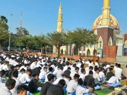 Ribuan Warga Majalengka Gelar Shalat Istisqa di Tengah Kemarau Panjang
