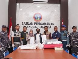 Barantin dan Petugas Gabungan Gagalkan Pengiriman 48.800 Ekor Benih Lobster ke Singapura