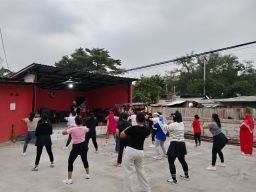 Warga Kali Baru RW 02 Cilegon Antusias Ikuti Senam Sehat Bersama