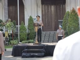 Ratusan Personel dan Masyarakat Berprestasi Terima Penghargaan Kapolrestabes Surabaya