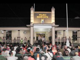 PCNU Kota Kediri Apresiasi Polres atas Aksi Berbagi 1.000 Paket Lebaran