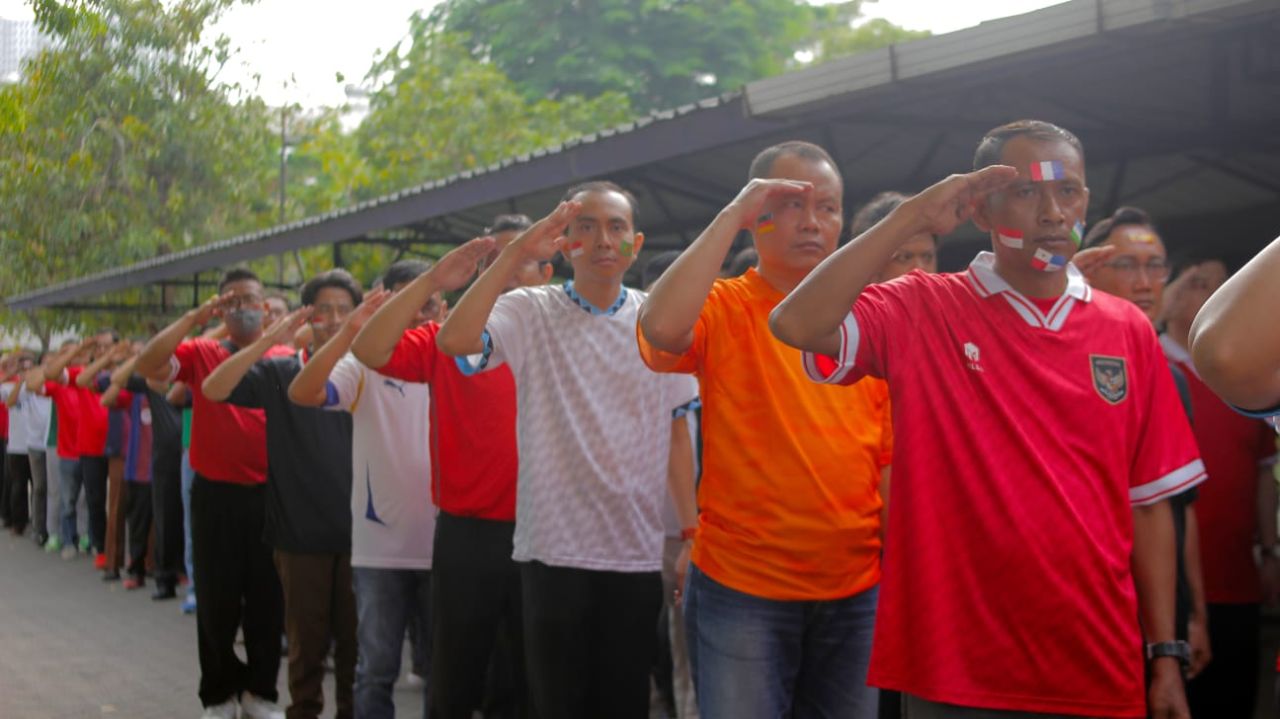 Berbeda! Undika Gelar Upacara Peringatan Hari Pahlawan Dengan Kenakan Kostum Jersey Piala Dunia U-17