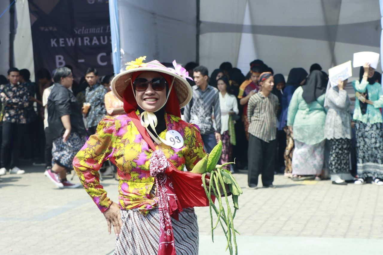 Peringati Hari Ibu, Ikatan Wanita Unitomo Menggelar Serangkaian Lomba