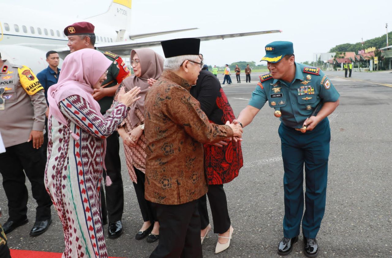 Kunjungan Kerja, Danlanal Semarang Sambut Kedatangan Wapres Ma'ruf Amin