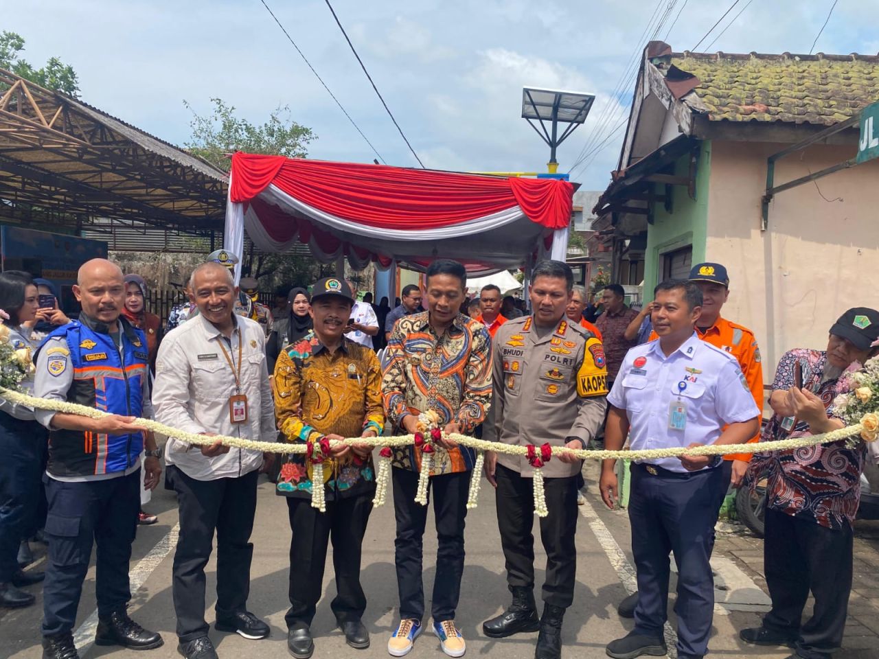 Tingkatkan Keselamatan, Palang Pintu KA dan Pos Penjagaan JPL Malang Diresmikan