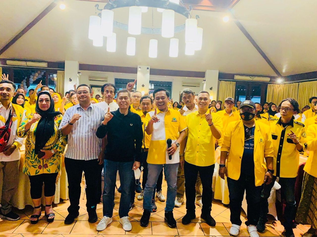 Penghujung Tahun 2023, Golkar Surabaya Gelar Konsolidasi. Ini Arahan Arif Fathoni dan Adies Kadir