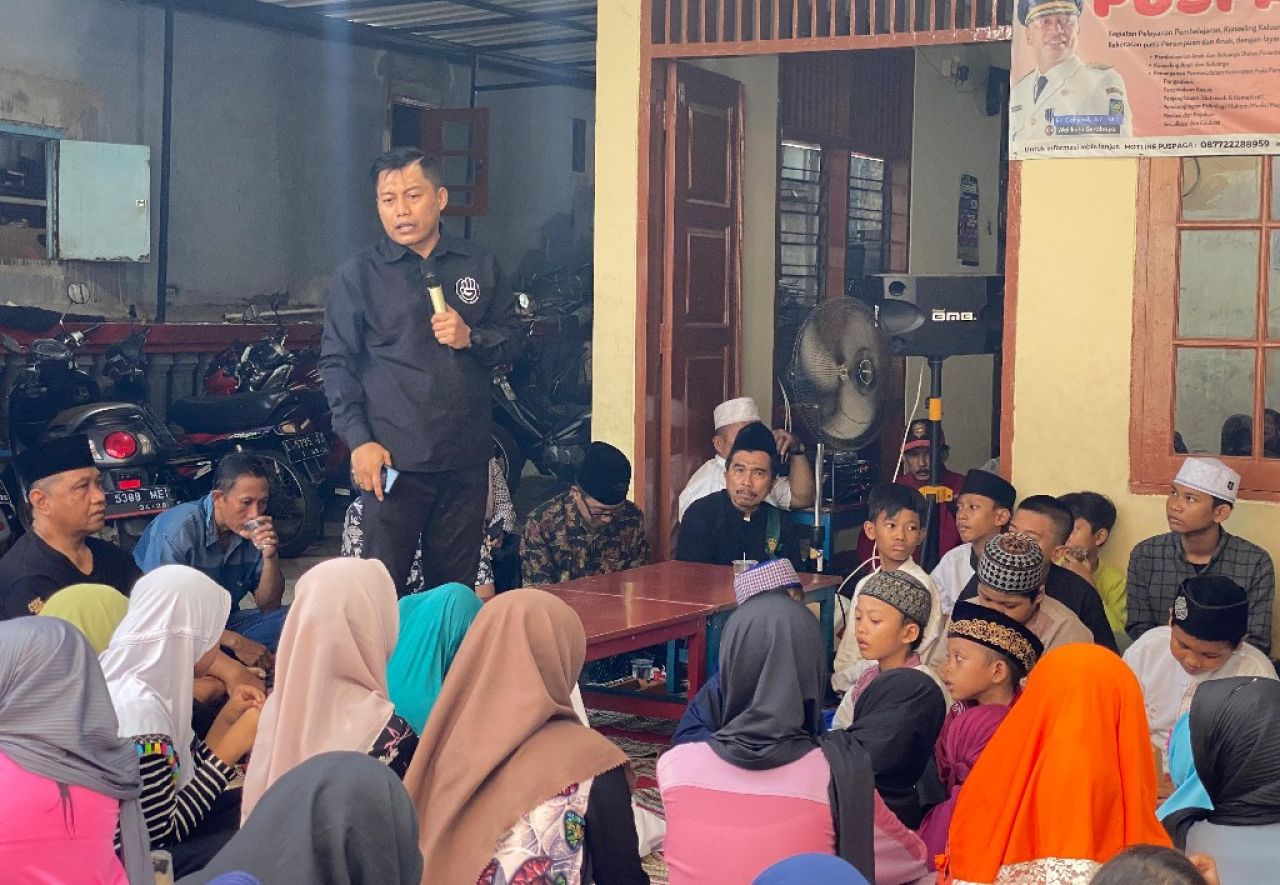 Sosialisasi Program Ganjar-Mahfud, Cak Ghoni Sambil Edukasi Pentingnya Konsumsi Telur