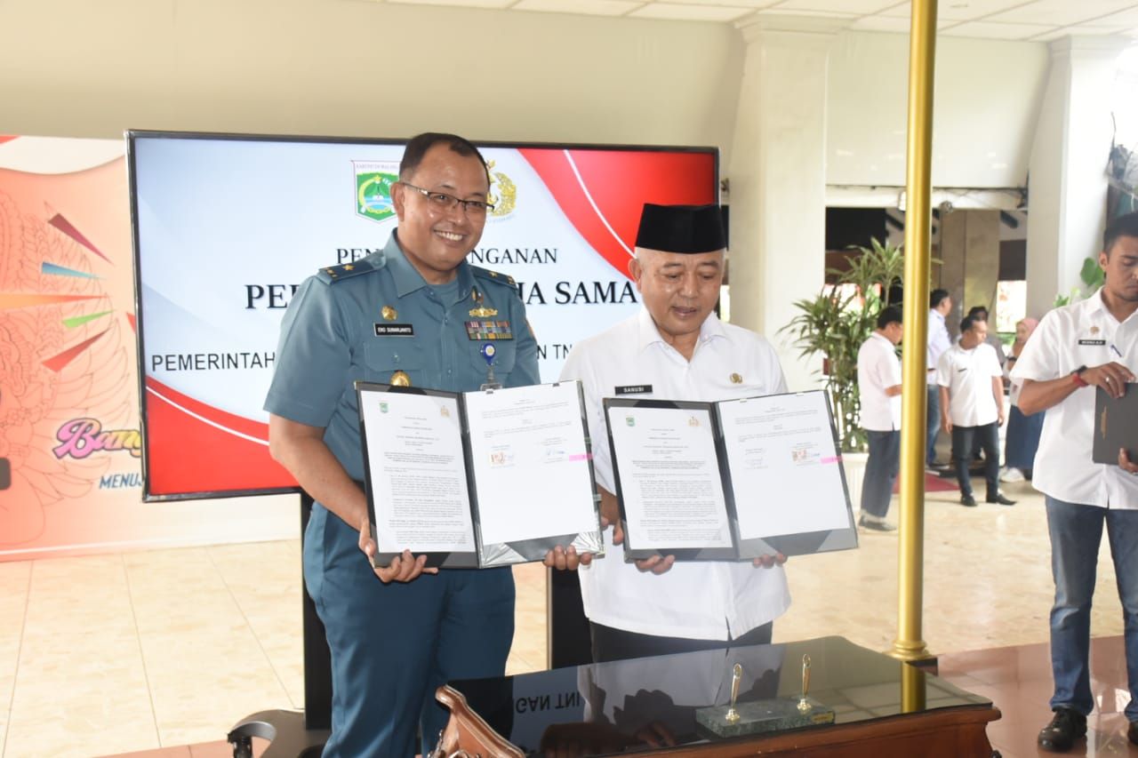 Danlantamal V Hadir di Penandatanganan Perjanjian Kerjasama Pemkab Malang dengan TNI AL